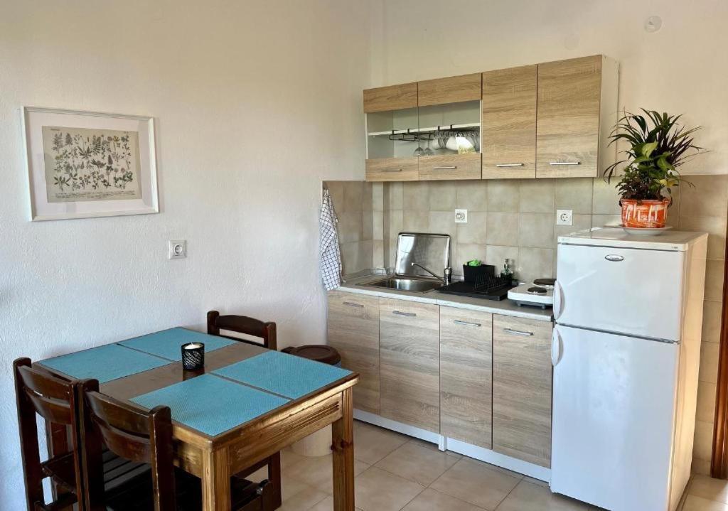 Antonio By The Sea Apartment Kriopigi Bagian luar foto